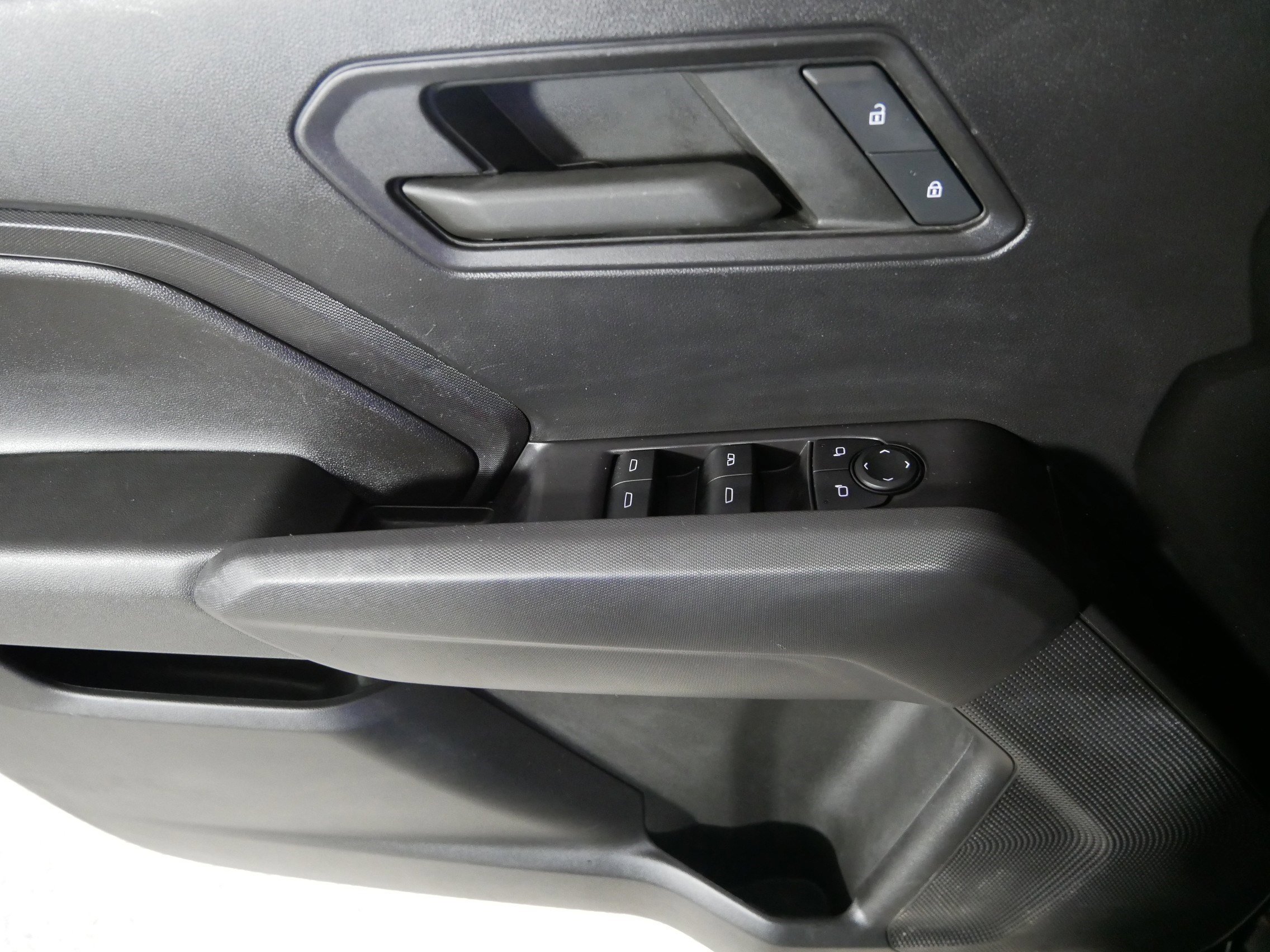 Used 2023 Chevrolet Colorado Trail Boss image 19