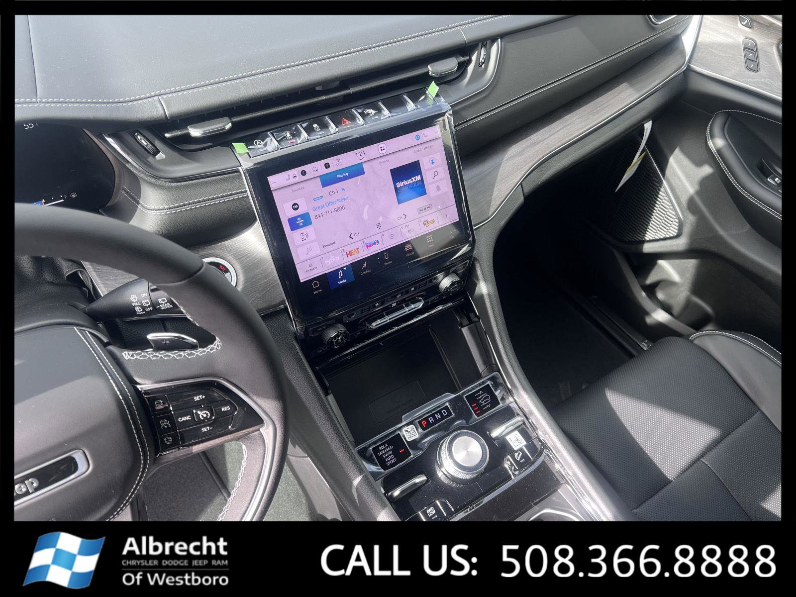 New 2025 Jeep Grand Cherokee Overland w/ Luxury Tech Group IV image 24