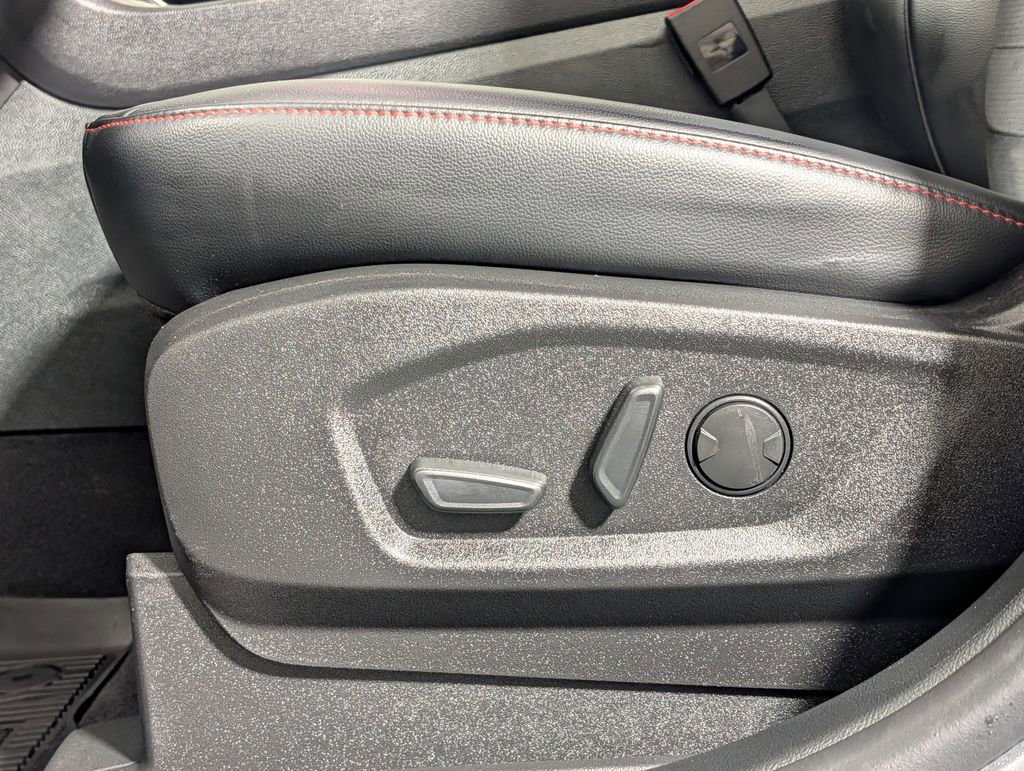 Certified 2024 Ford Edge ST-Line image 13