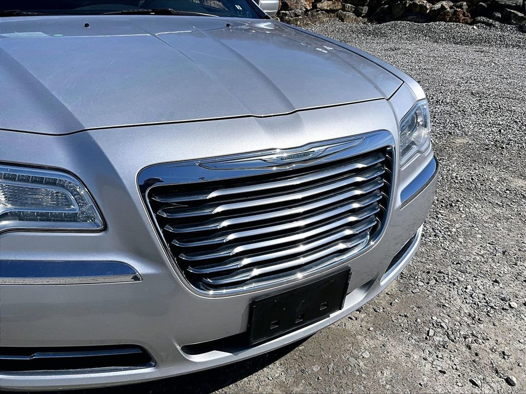 Used 2012 Chrysler 300 image 24