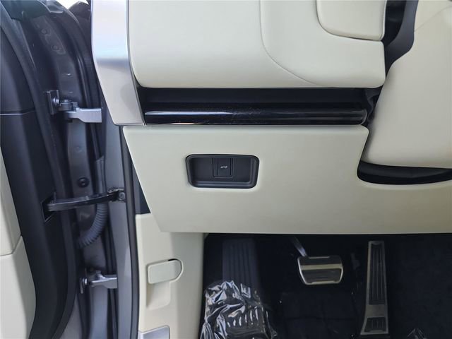 Used 2023 Land Rover Range Rover SE image 34
