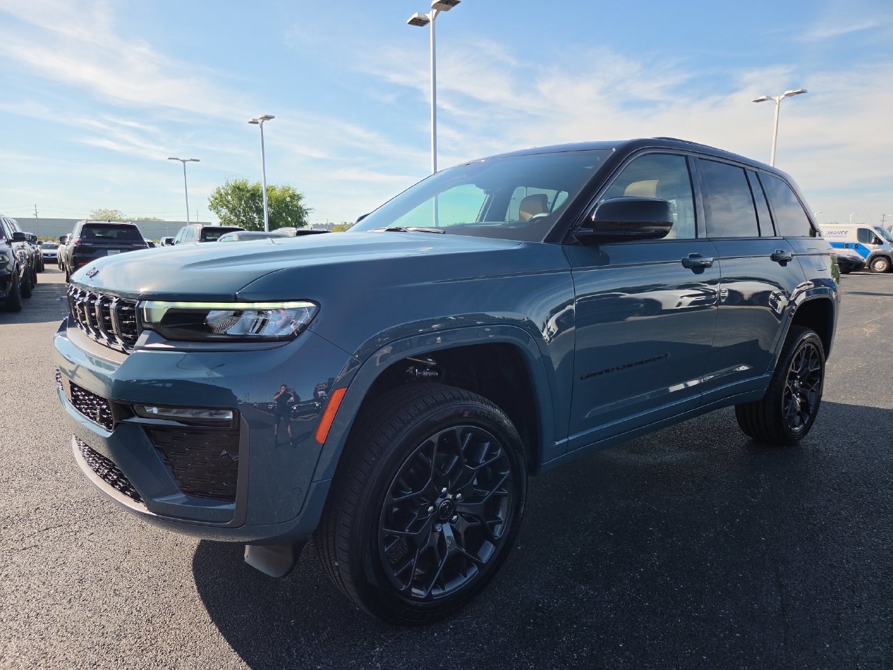 New 2027 Jeep Grand Cherokee Summit AWD/4WD image 29