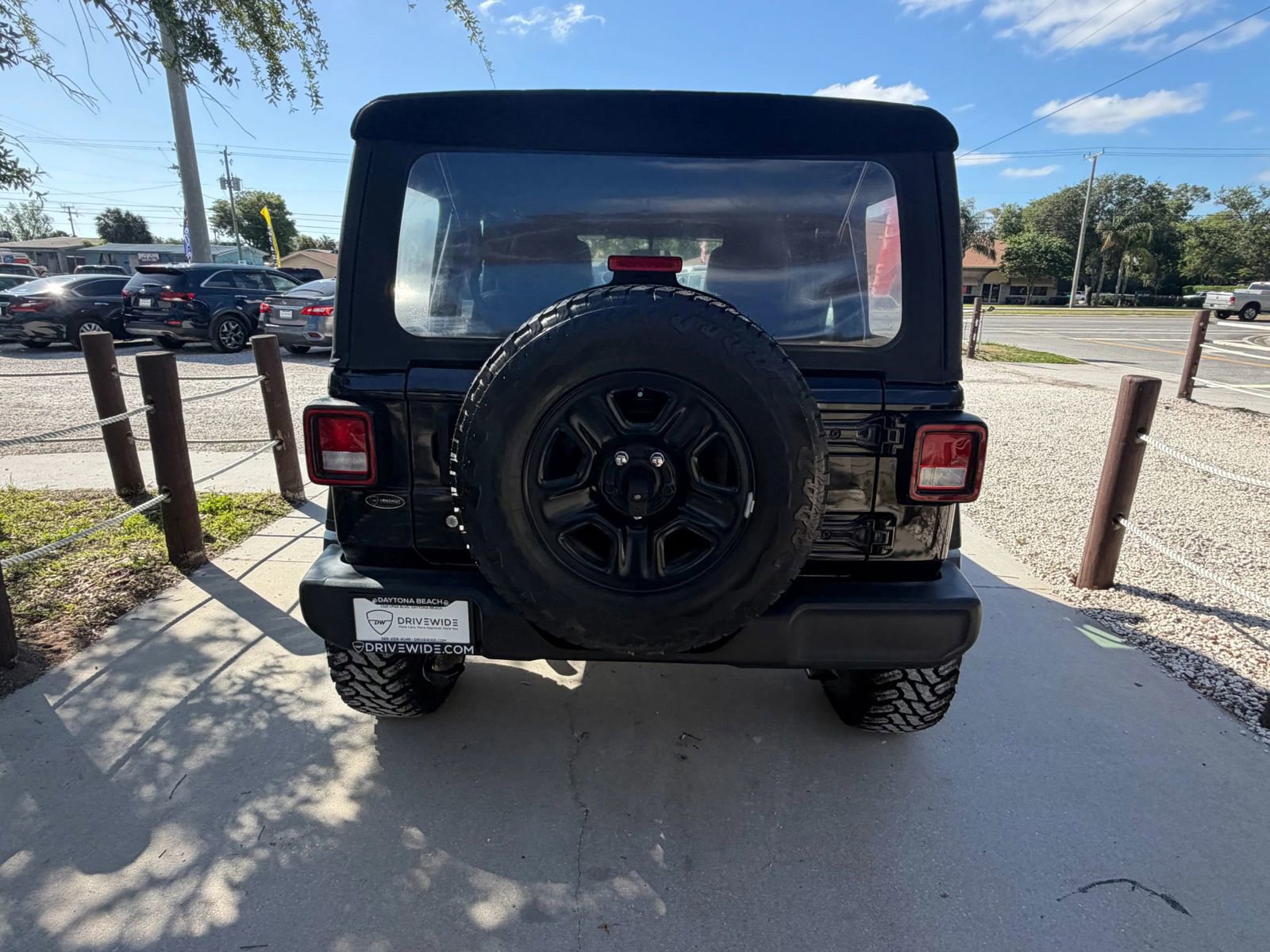 Used 2018 Jeep Wrangler Unlimited Sport image 8