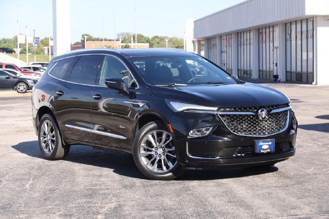 Used 2022 Buick Enclave Avenir w/ Avenir Technology Package AWD/4WD image 2