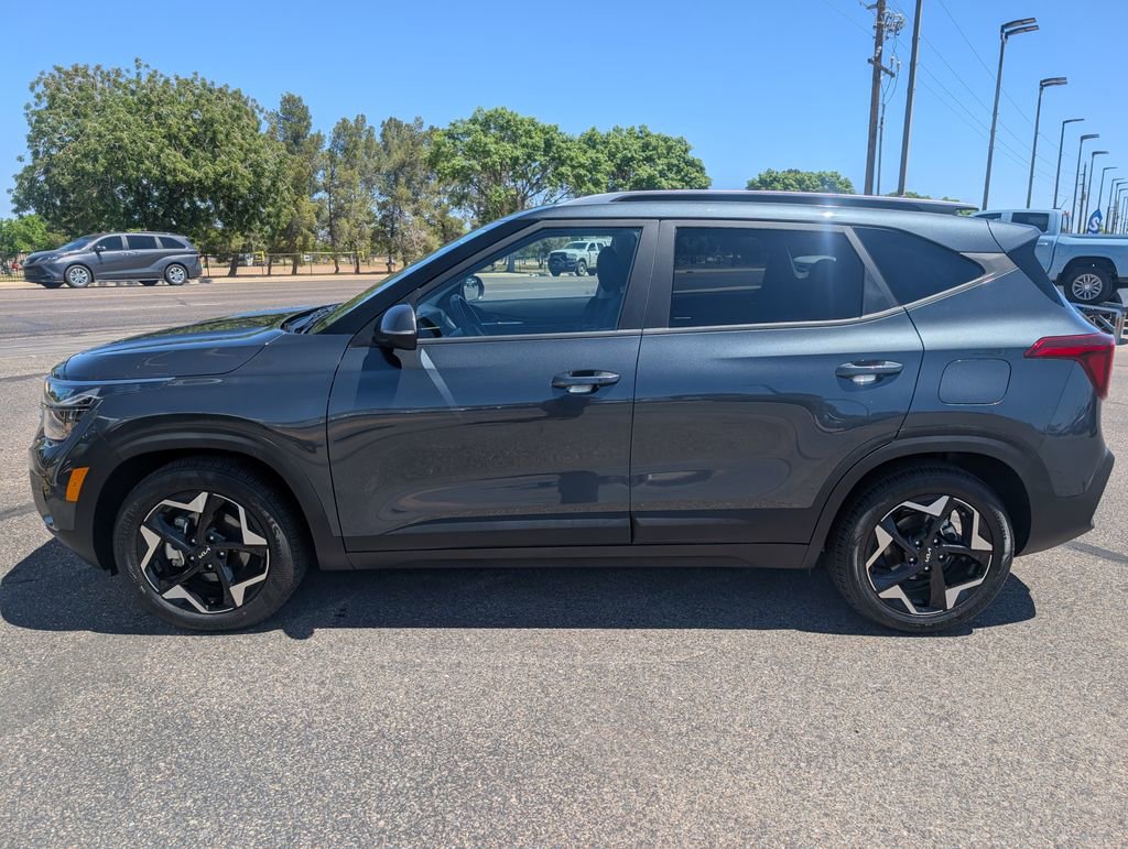 Used 2025 Kia Seltos S FWD image 2