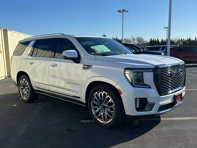 Used 2023 GMC Yukon Denali Ultimate image 3
