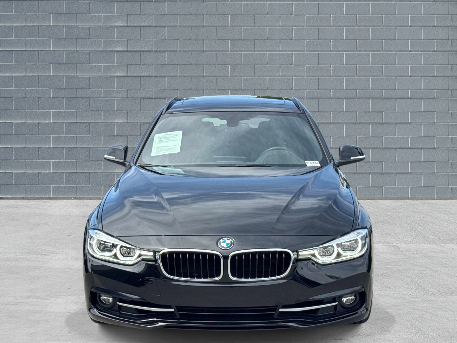 Used 2018 BMW 330i xDrive Wagon image 2