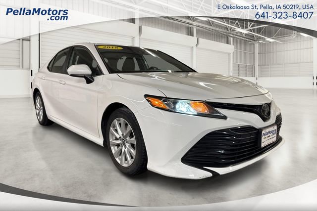 Used 2019 Toyota Camry LE image 1