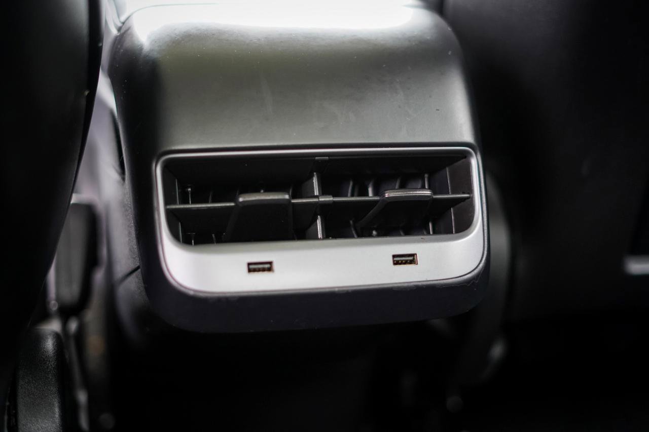 Used 2018 Tesla Model 3 Long Range RWD image 16