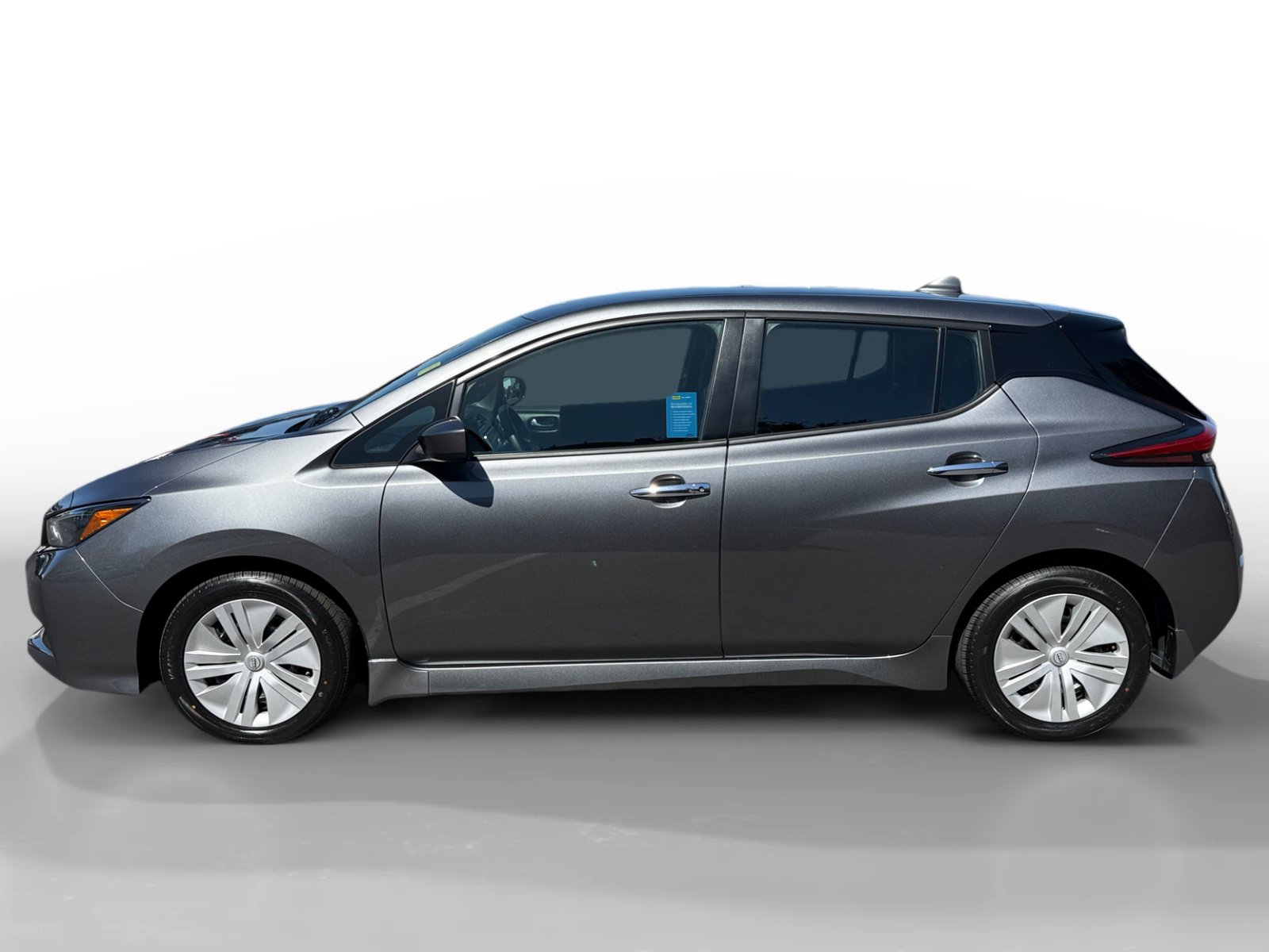 Used 2025 Nissan Leaf S FWD image 2