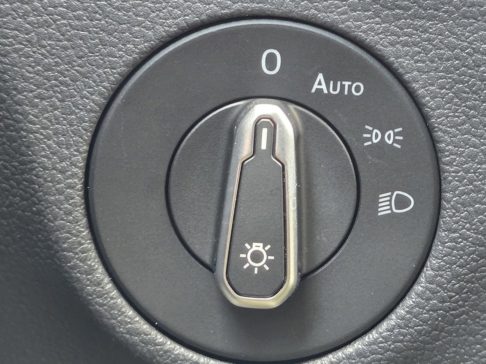 Used 2024 Volkswagen Jetta Sport image 22