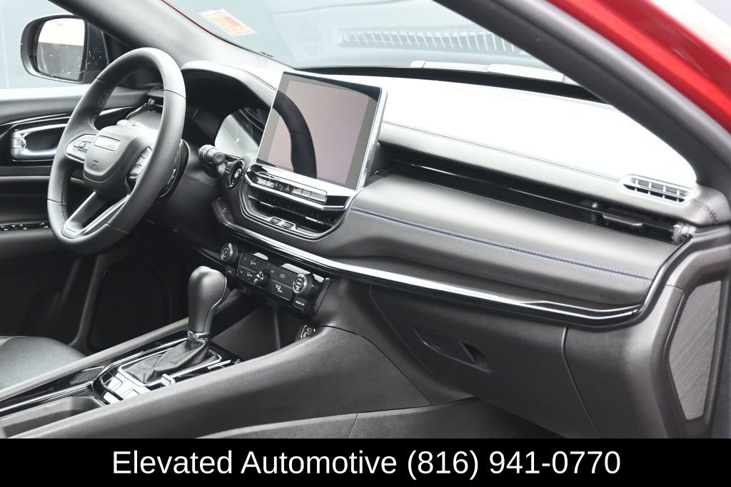 Used 2025 Jeep Compass Latitude w/ Altitude Special Edition AWD/4WD image 6