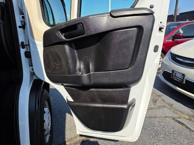 Used 2022 RAM ProMaster 2500 w/ Driver Convenience Group FWD image 28