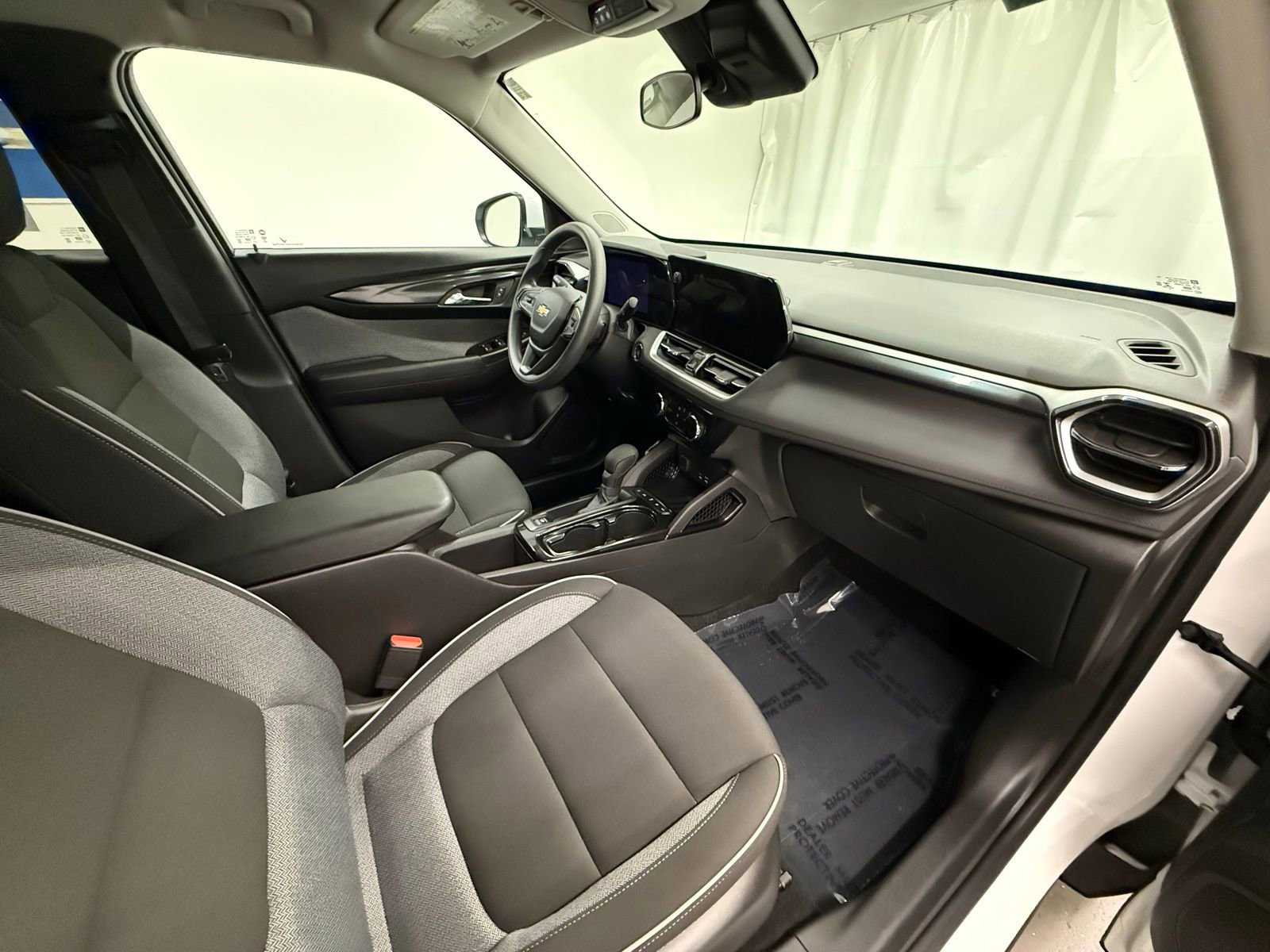 Used 2025 Chevrolet TrailBlazer LT image 8