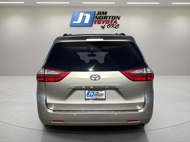 Used 2015 Toyota Sienna XLE w/ XLE Navigation Package image 6