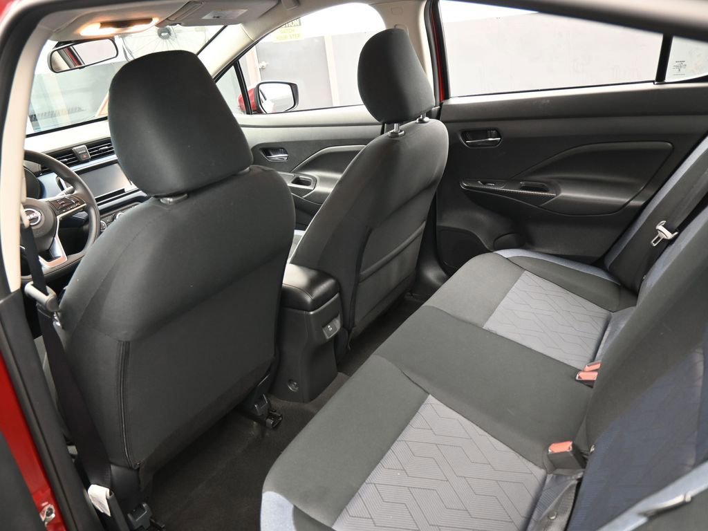 Used 2025 Nissan Versa SV image 31