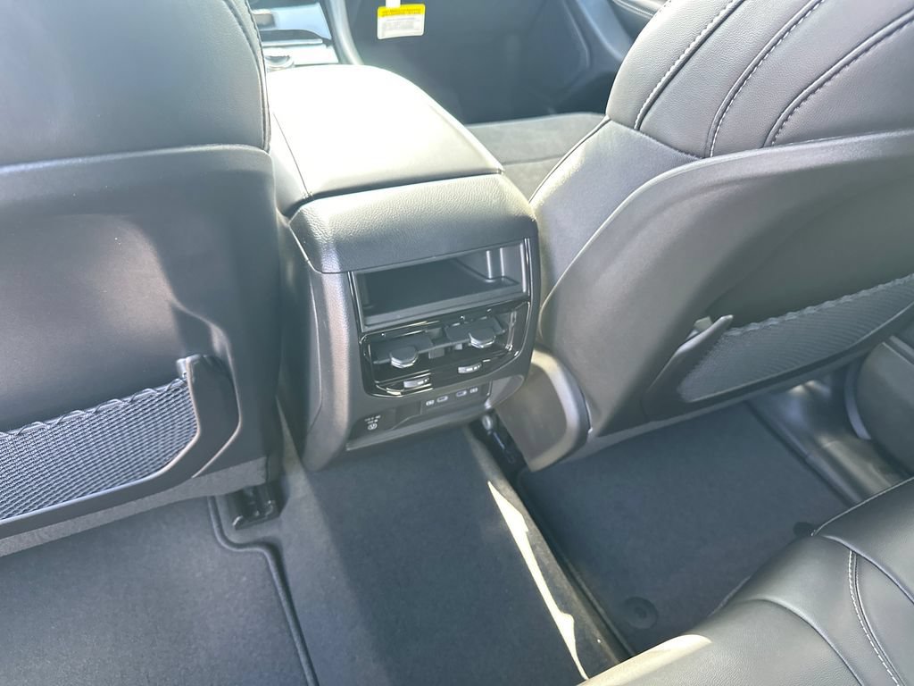 New 2026 Jeep Grand Cherokee Altitude RWD image 32