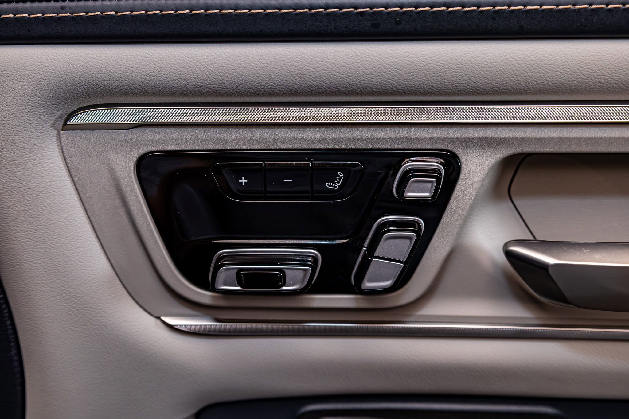 Used 2025 RAM 1500 Tungsten image 24