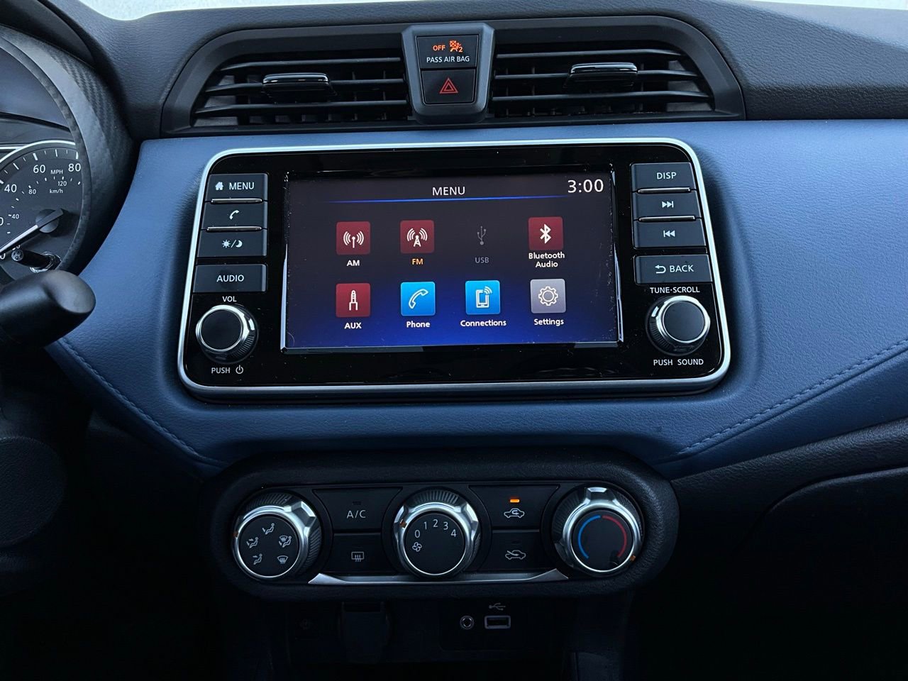 Used 2025 Nissan Versa SV image 23