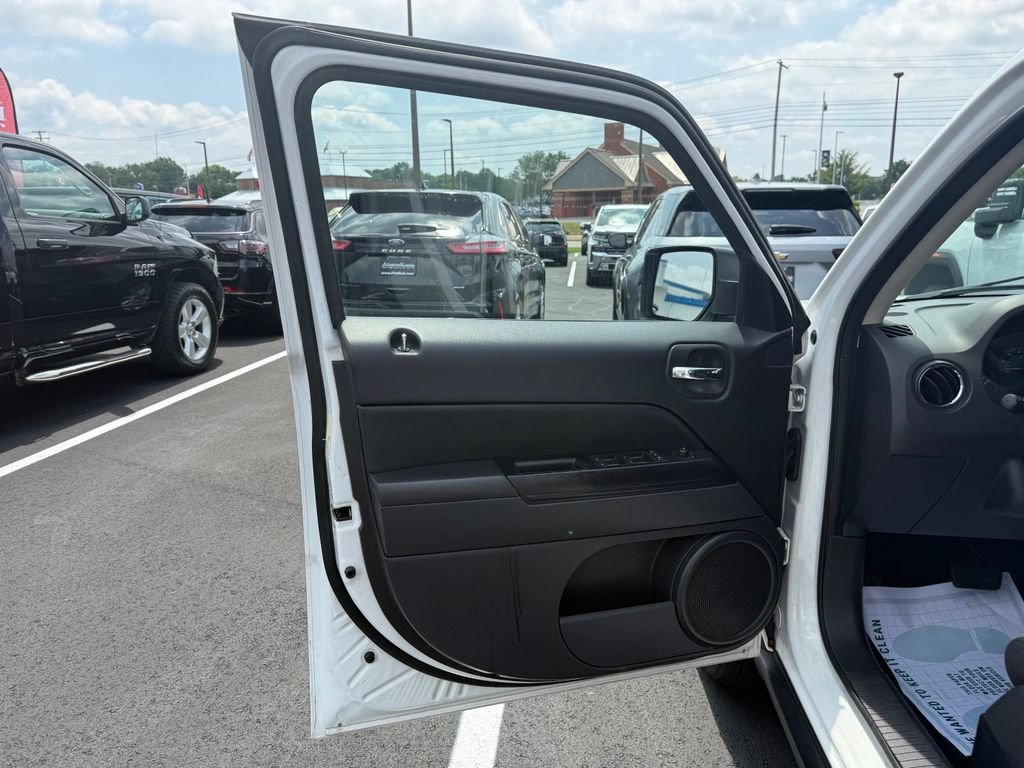 Used 2016 Jeep Patriot Sport w/ Power Value Group AWD/4WD image 24