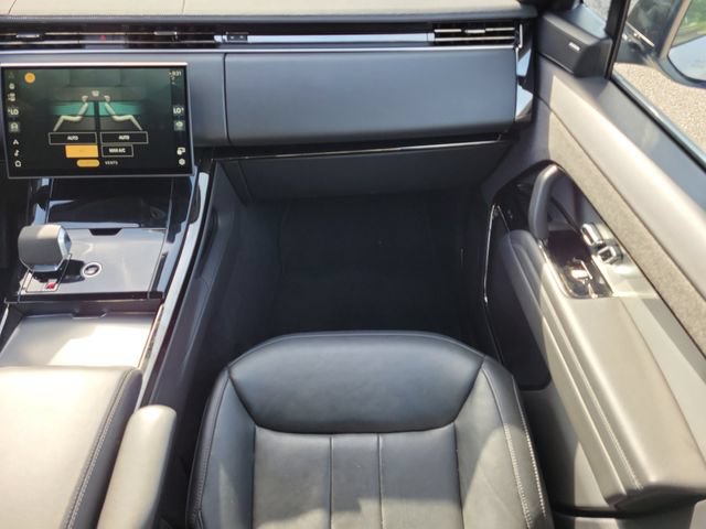 Used 2025 Land Rover Range Rover Sport SE AWD/4WD image 15