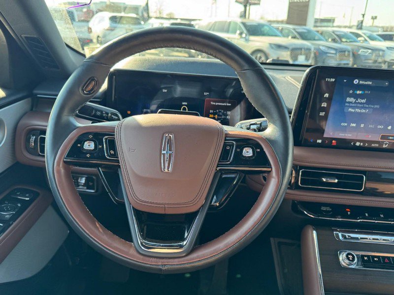 Certified 2025 Lincoln Aviator Reserve w/ Equipment Group 201A image 10