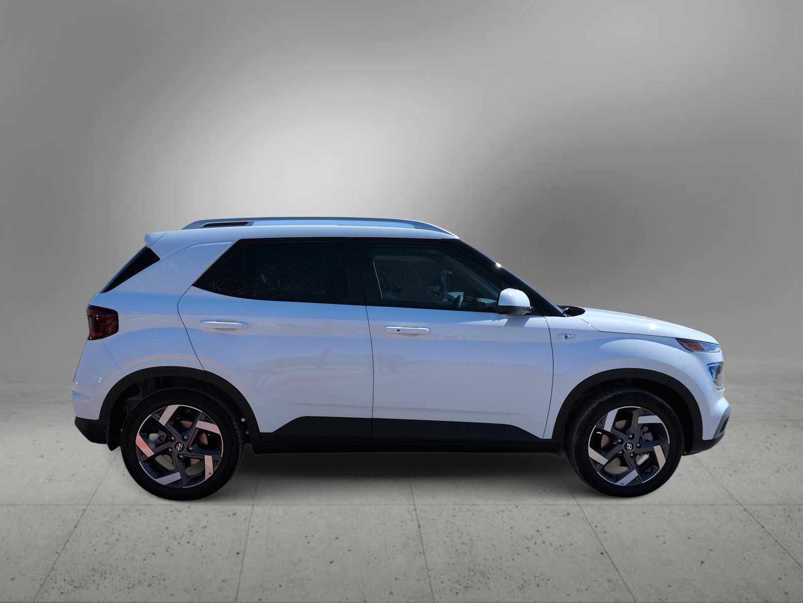 Certified 2026 Hyundai Venue SEL image 9