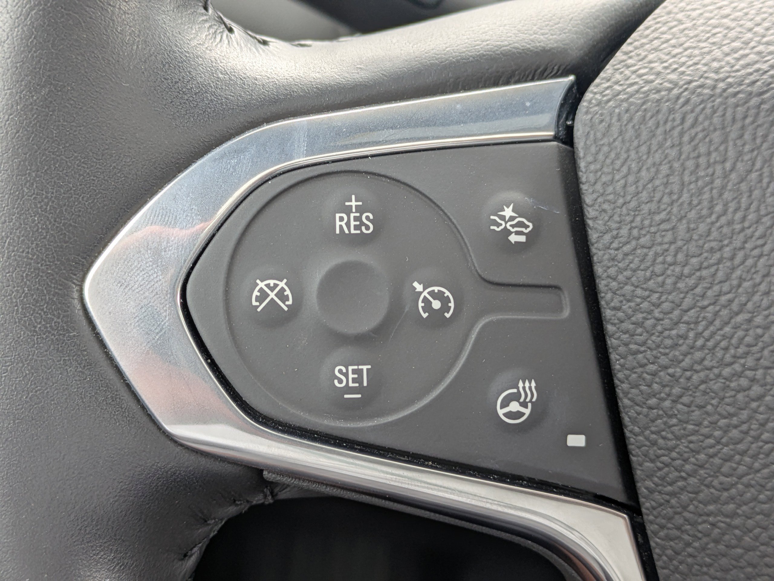 Used 2022 Chevrolet Traverse Premier w/ LPO, Floor Liner Package image 29