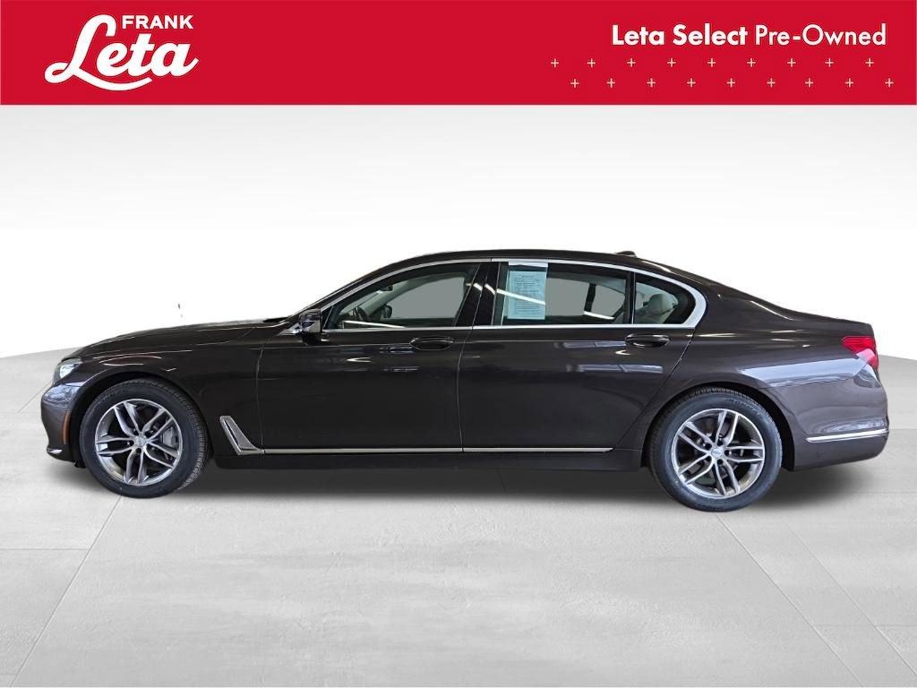 Used 2017 BMW 740i xDrive image 3