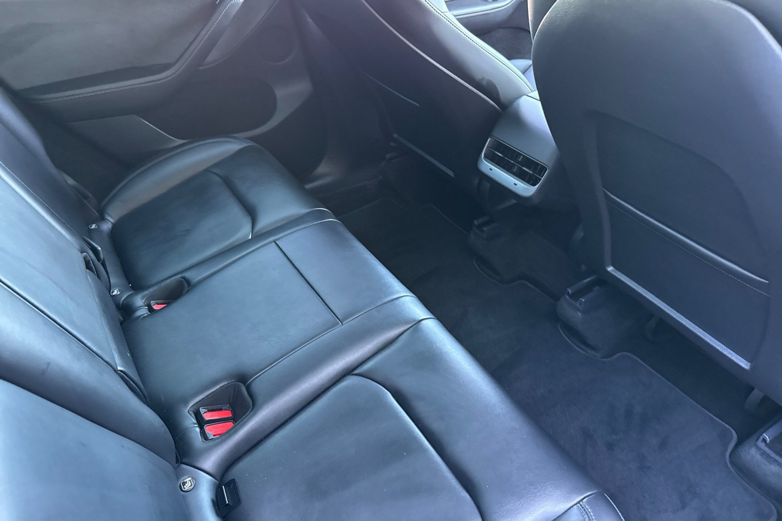 Used 2023 Tesla Model Y Long Range AWD/4WD image 33