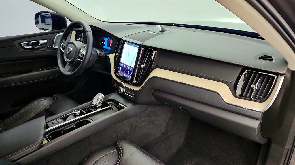 Used 2022 Volvo XC60 T8 Inscription w/ Advanced Package AWD/4WD image 26