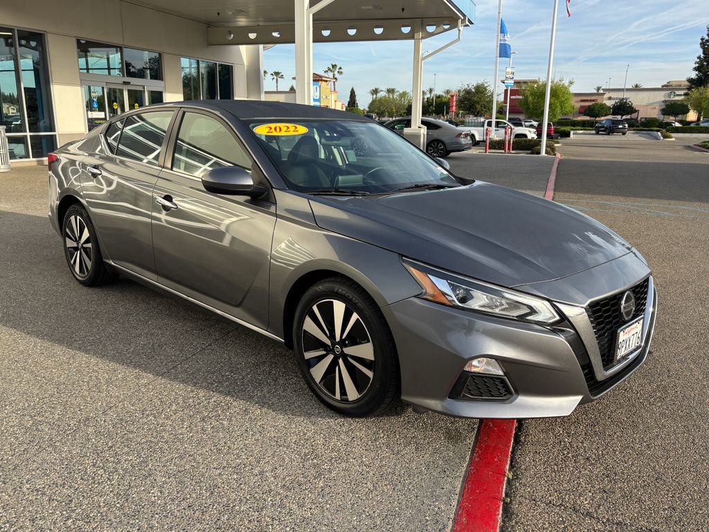 Used 2022 Nissan Altima 2.5 SV image 3
