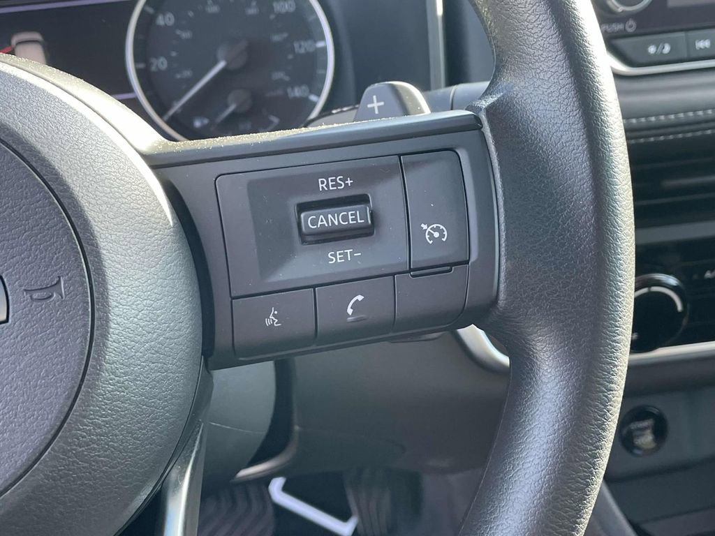 Used 2024 Nissan Rogue S image 19