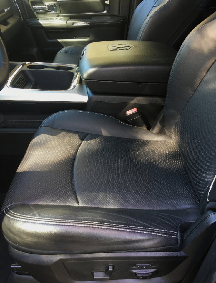 Used 2016 RAM 1500 Laramie w/ Convenience Group image 13