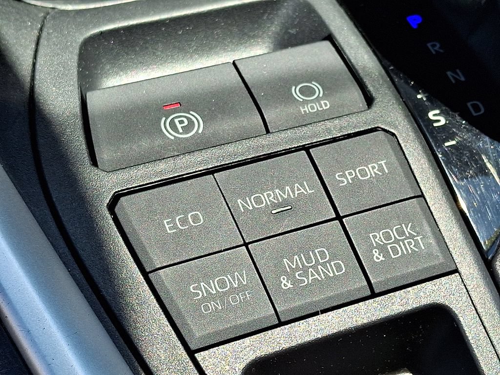 Used 2019 Toyota RAV4 LE w/ All Weather Liner Package AWD/4WD image 25