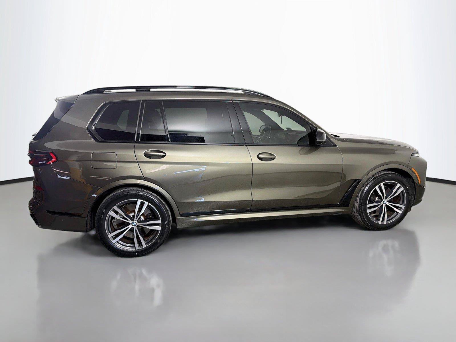 Used 2024 BMW X7 M60i w/ Executive Package AWD/4WD image 4