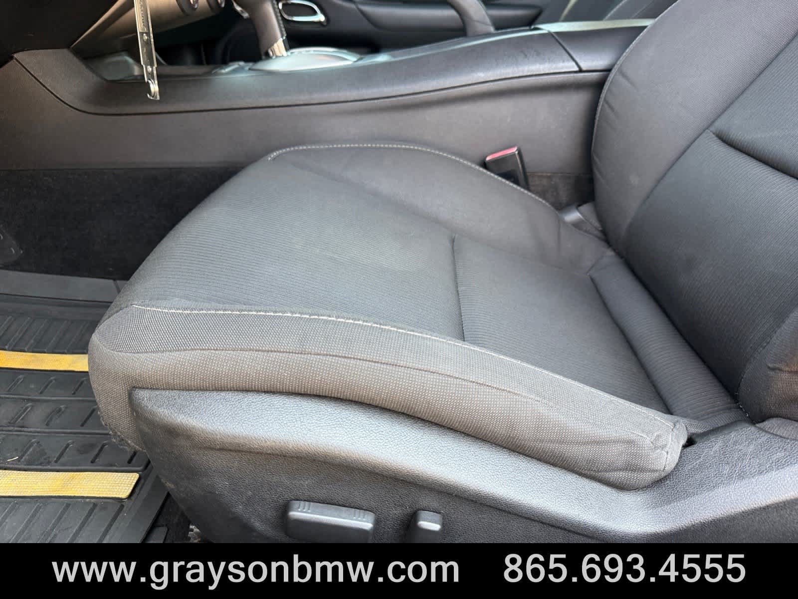 Used 2015 Chevrolet Camaro LT RWD image 11