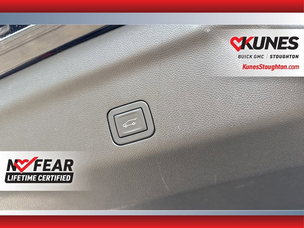 Used 2025 GMC Yukon XL Denali AWD/4WD image 46