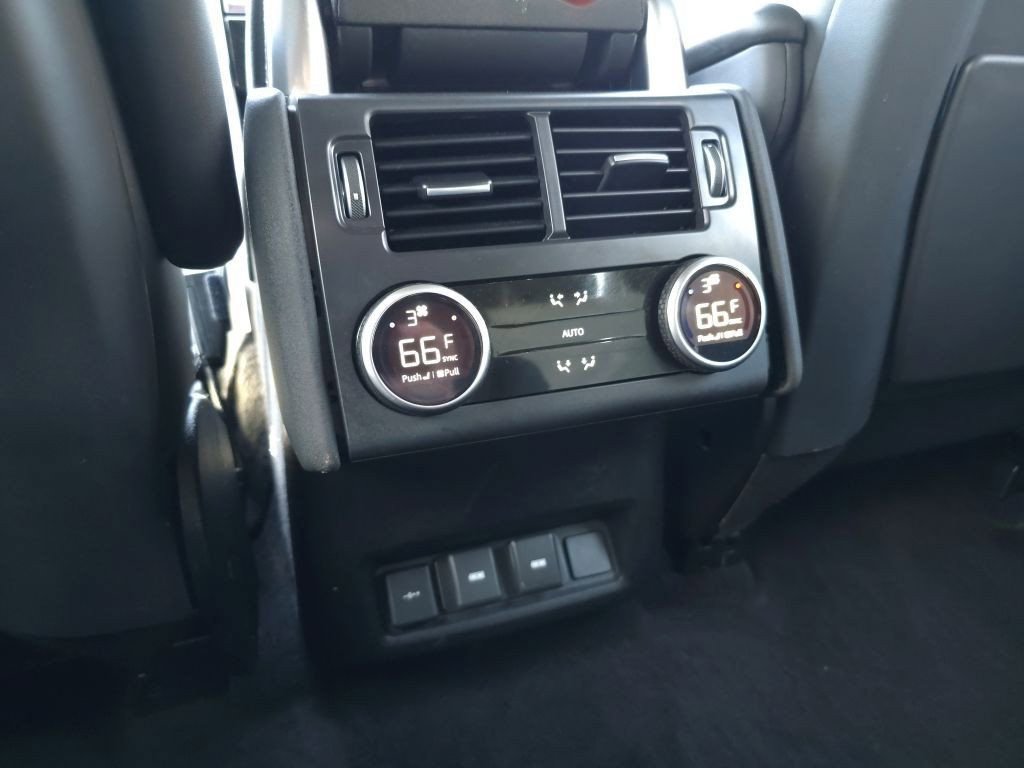 Used 2023 Land Rover Discovery HSE R-Dynamic AWD/4WD image 33