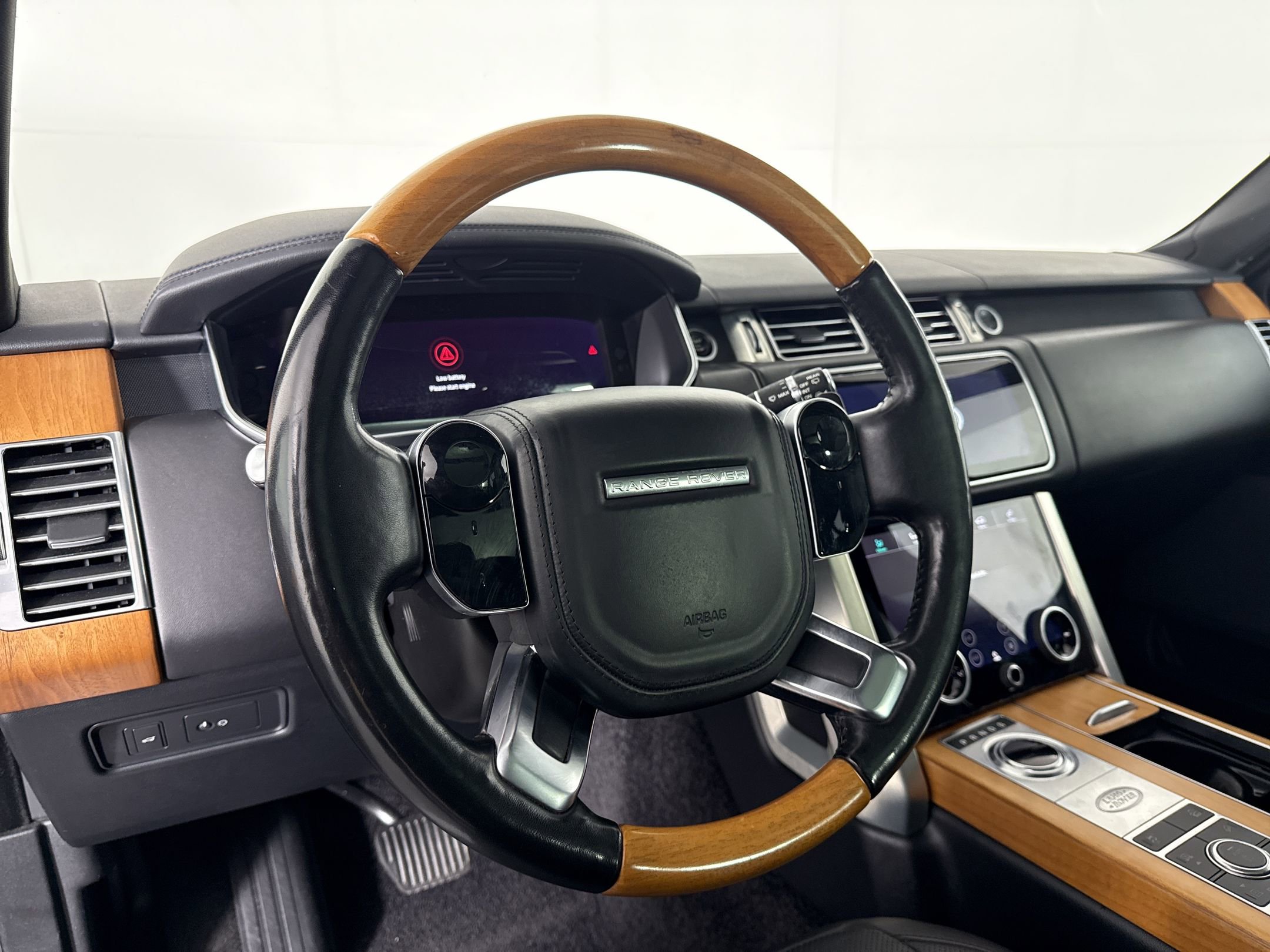 Used 2019 Land Rover Range Rover Supercharged AWD/4WD image 19