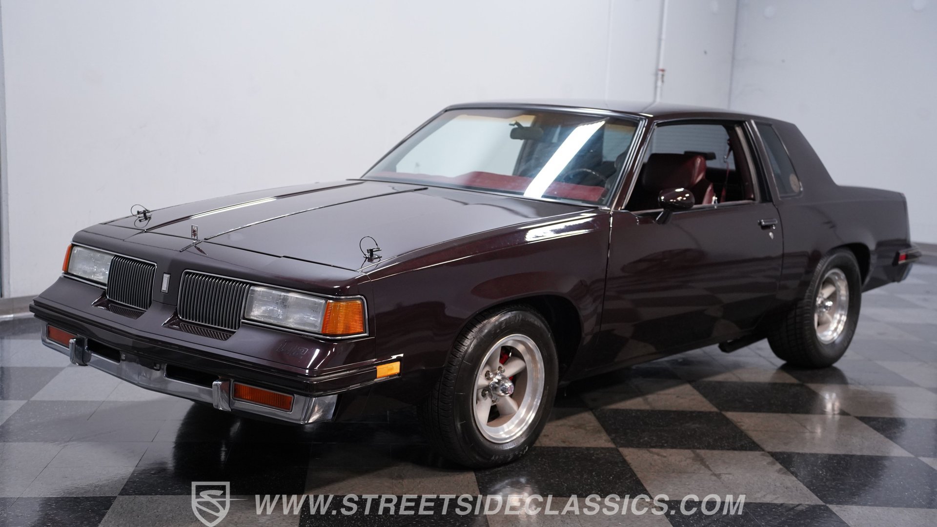 Used 1988 Oldsmobile Cutlass Supreme Classic Brougham RWD image 5