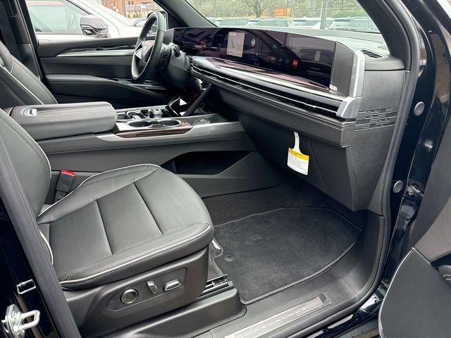 Used 2025 Cadillac Escalade Premium Luxury AWD/4WD image 31