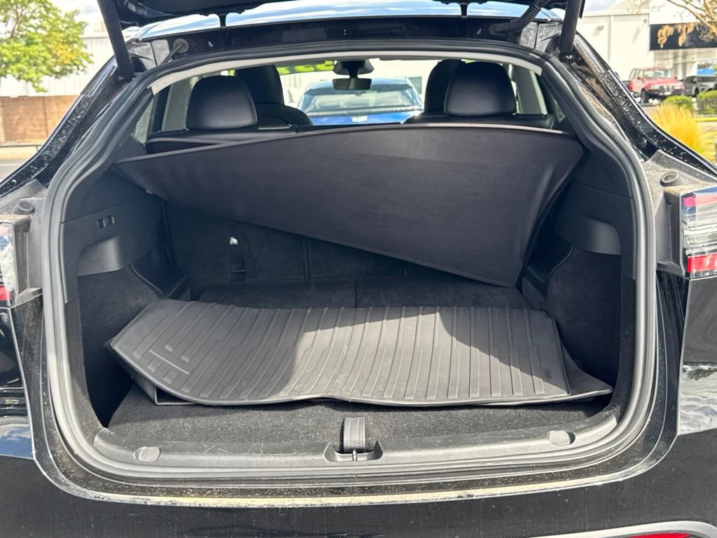 Used 2024 Tesla Model Y Long Range AWD/4WD image 18