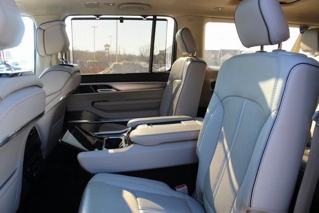 Used 2023 Jeep Grand Wagoneer L Series II w/ Premium Group II image 31