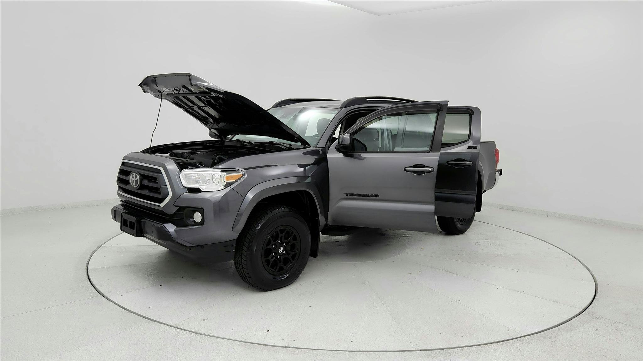 Used 2022 Toyota Tacoma SR5 AWD/4WD image 9