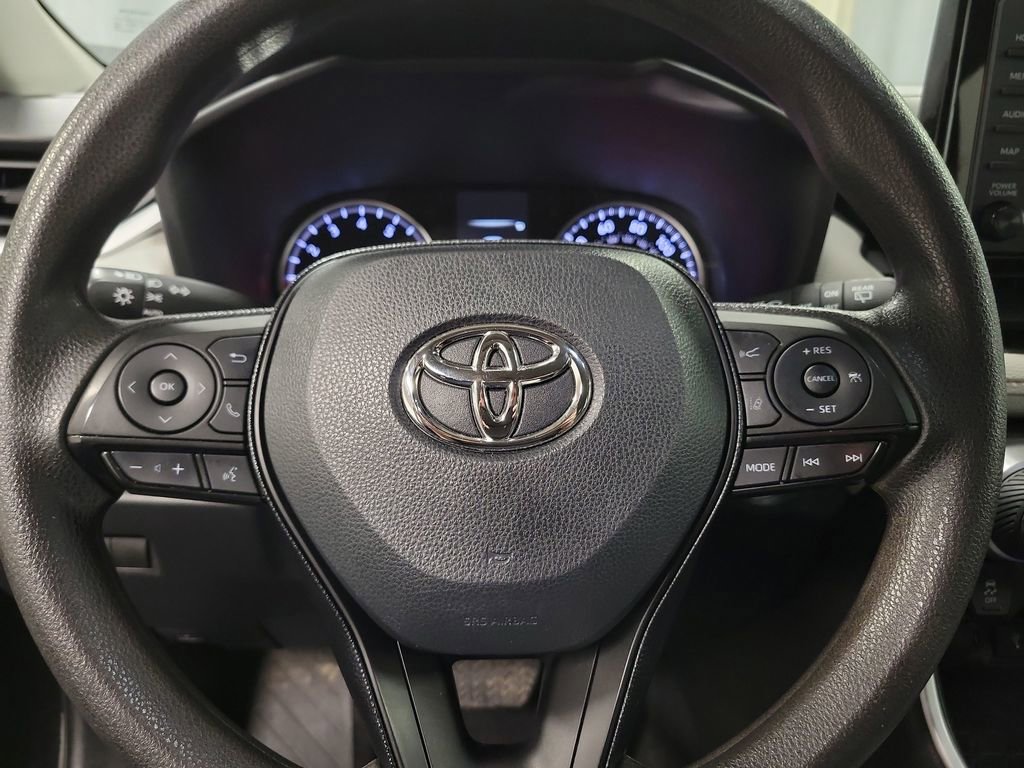 Used 2022 Toyota RAV4 XLE image 18