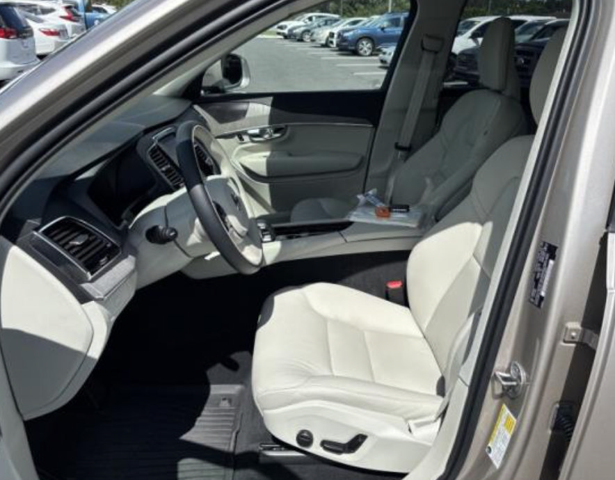 Used 2025 Volvo XC90 B6 Plus w/ Protection Package AWD/4WD image 2