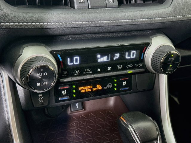 Certified 2022 Toyota RAV4 Limited w/ Limited Grade Weather Package AWD/4WD image 17