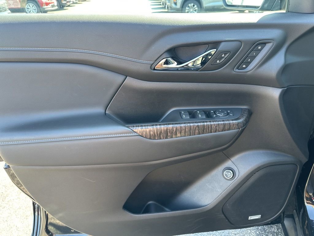 Used 2023 GMC Acadia Denali w/ Trailering Package image 18