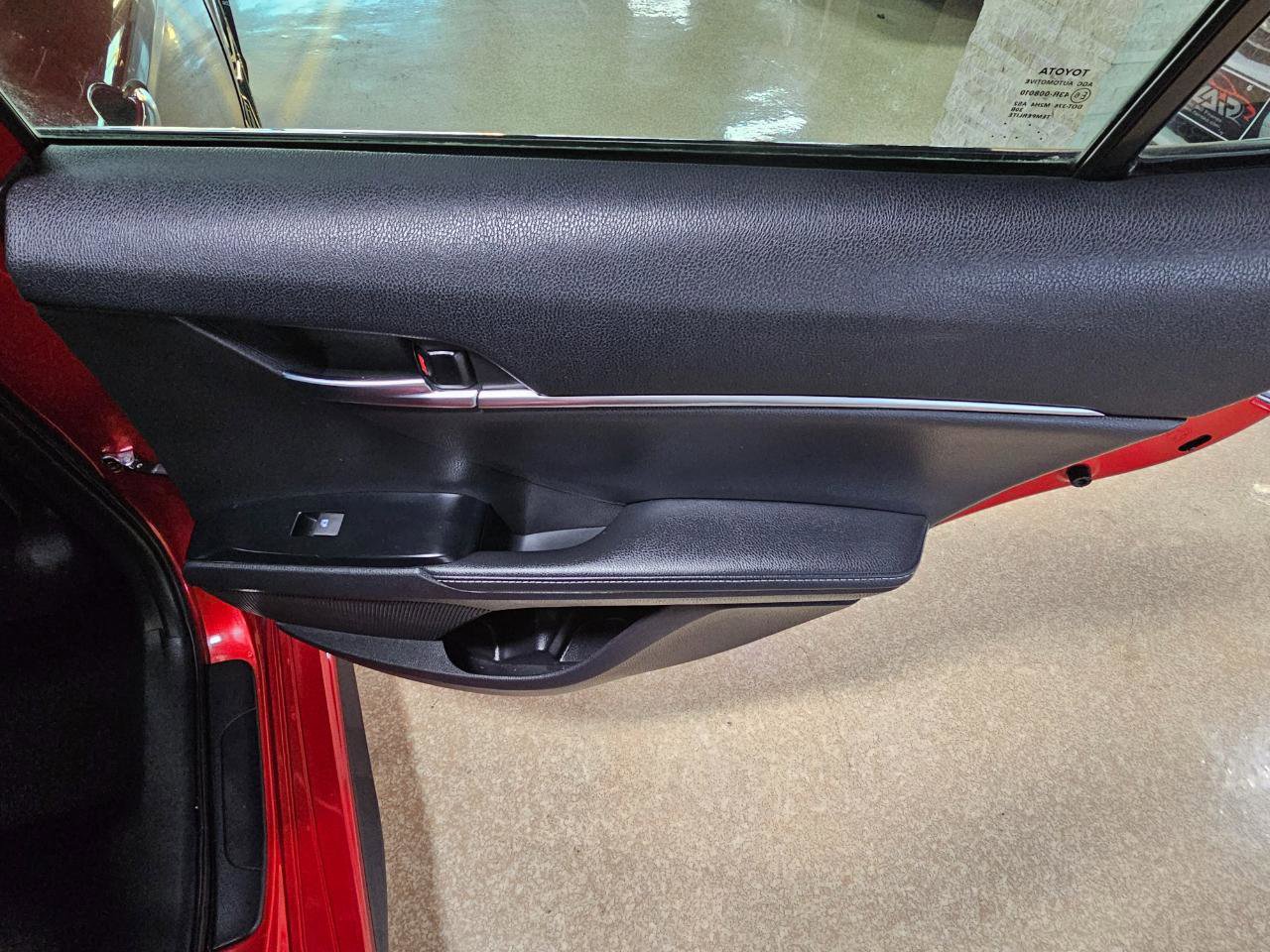 Used 2020 Toyota Camry XSE image 14